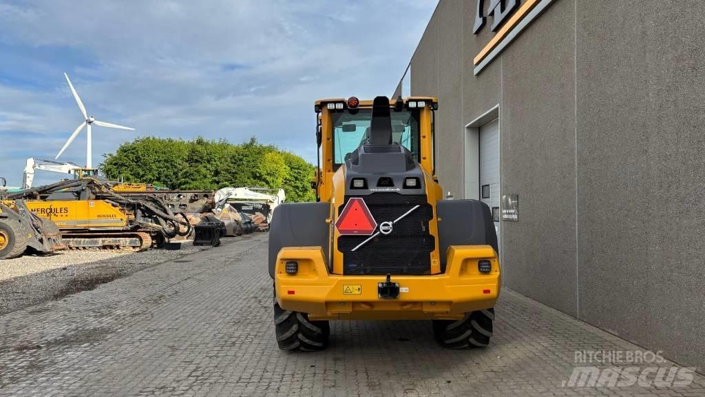 Volvo L 70 H لوادر بعجل