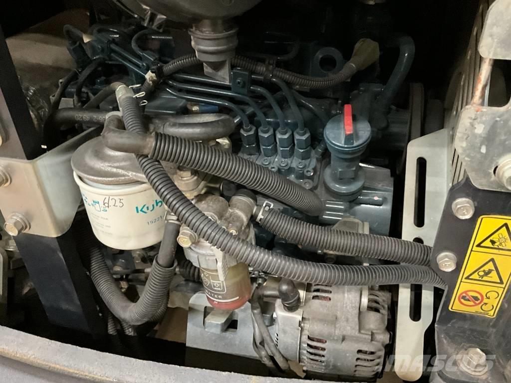 Kubota KX 027-4 HI حفارات صغيرة أقل من 7 طن (حفارات صغيرة)