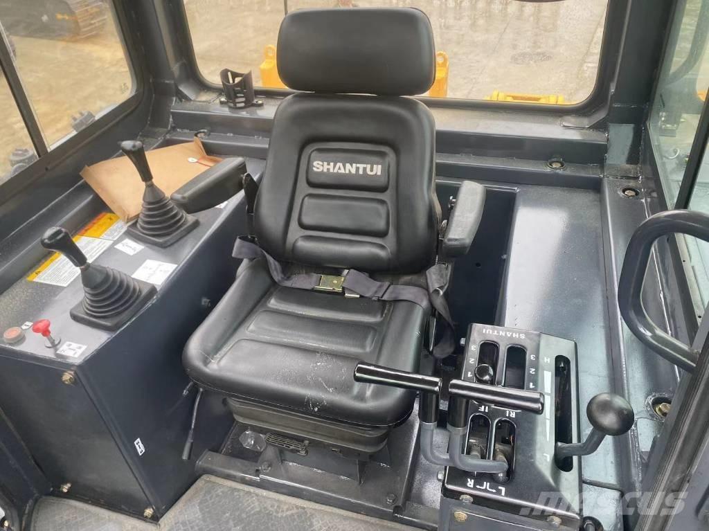 Shantui SD 22 بلدوزرات مجنزرة