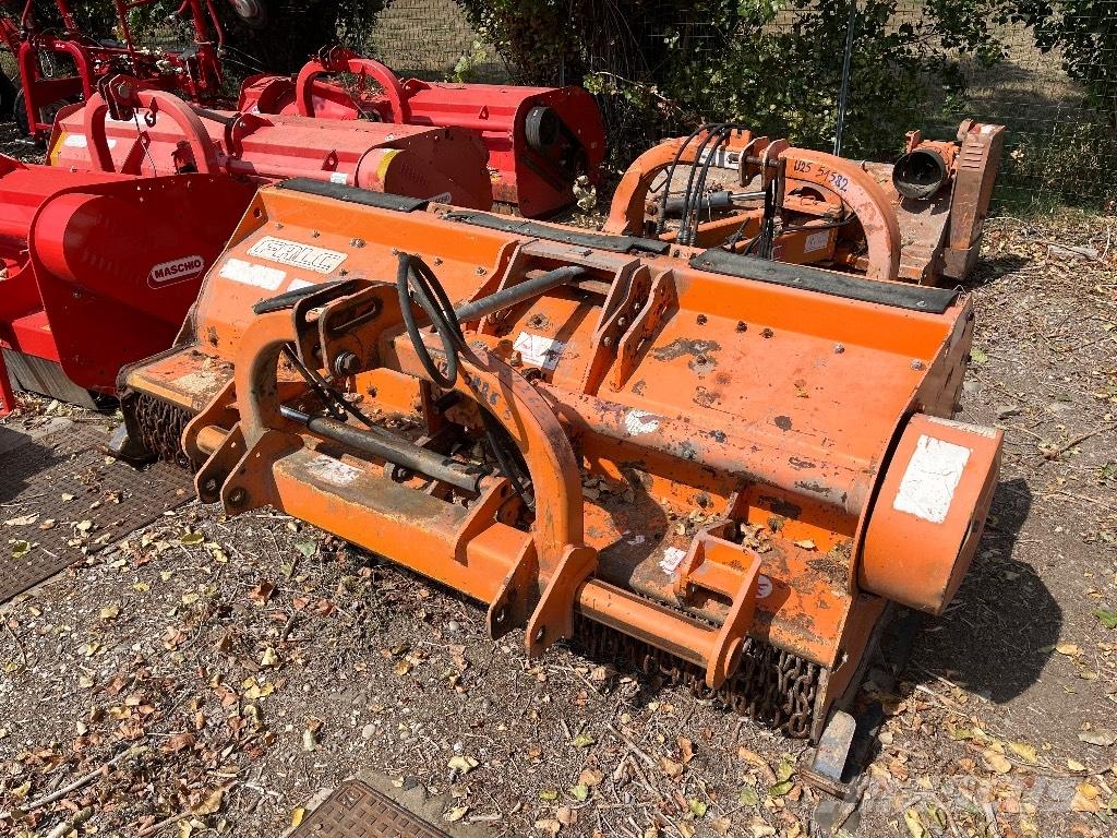 Falc AGILA 2300 جزازات وأغطية المراعي