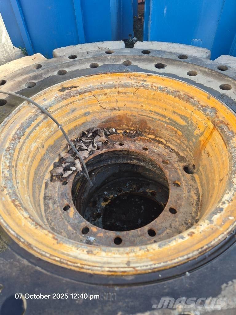 JCB 436 الإطارات والعجلات والحافات