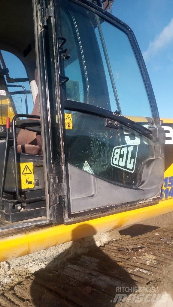JCB JS 220 LC حفارات زحافة