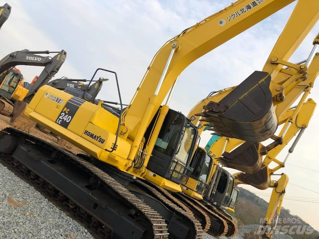 Komatsu 240-8 حفارات زحافة
