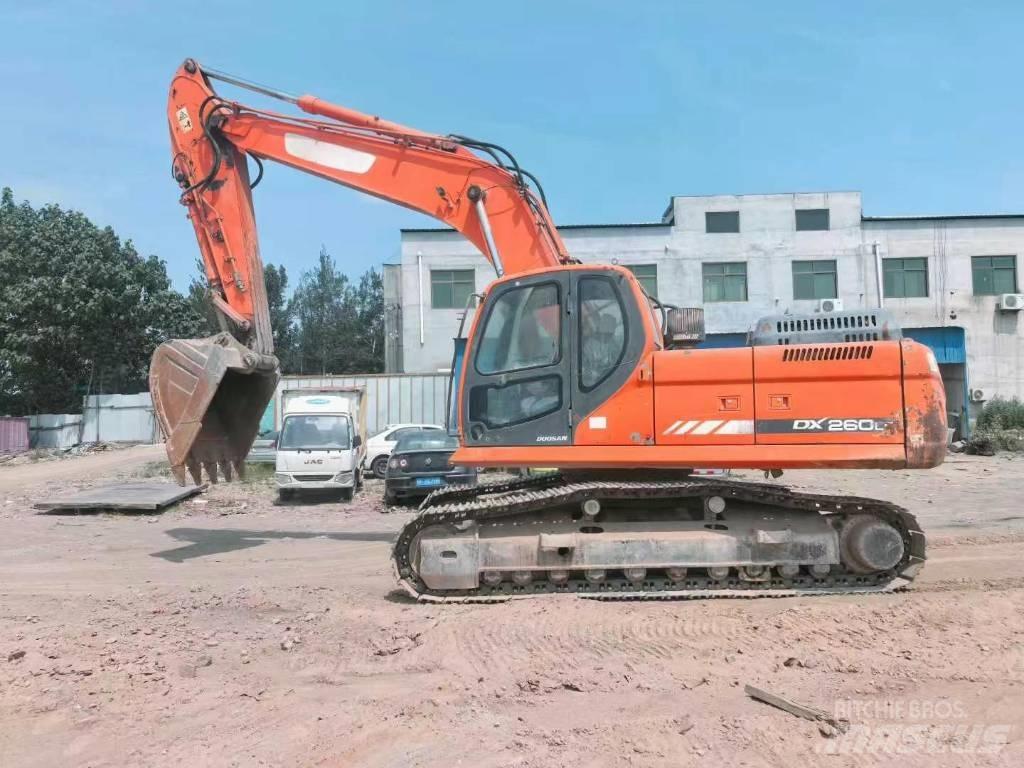 Doosan DX 260 حفارات زحافة