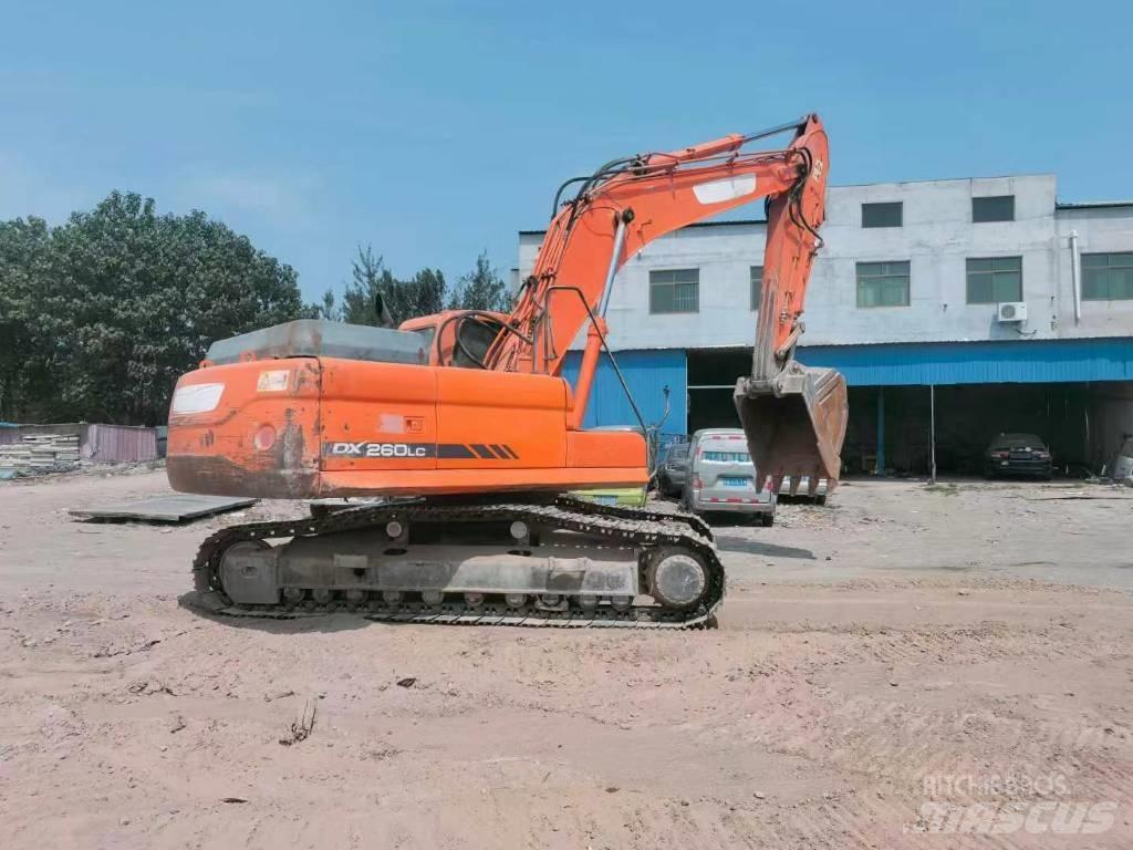 Doosan DX 260 حفارات زحافة