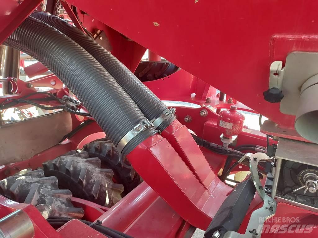 Horsch Pronto 8 DC مثاقيب