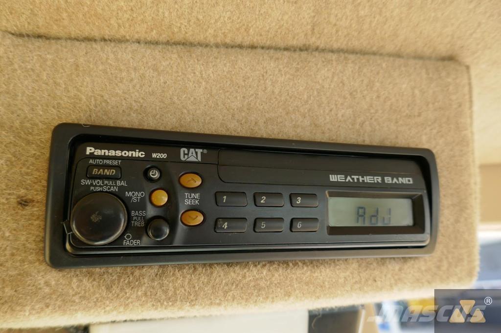 CAT 140H معدات تمهيد الطرق