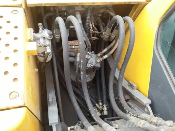 Volvo EC 140 B LC حفارات زحافة