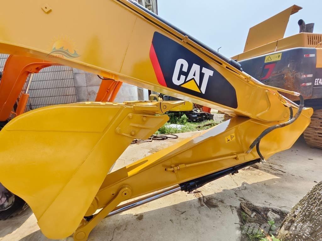 CAT 320 D حفارات زحافة