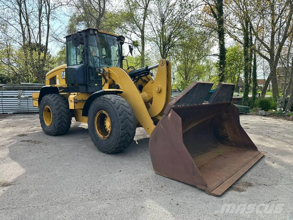 CAT 938 M لوادر بعجل