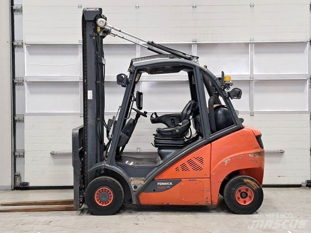 Linde H25T-02 شاحنات LPG