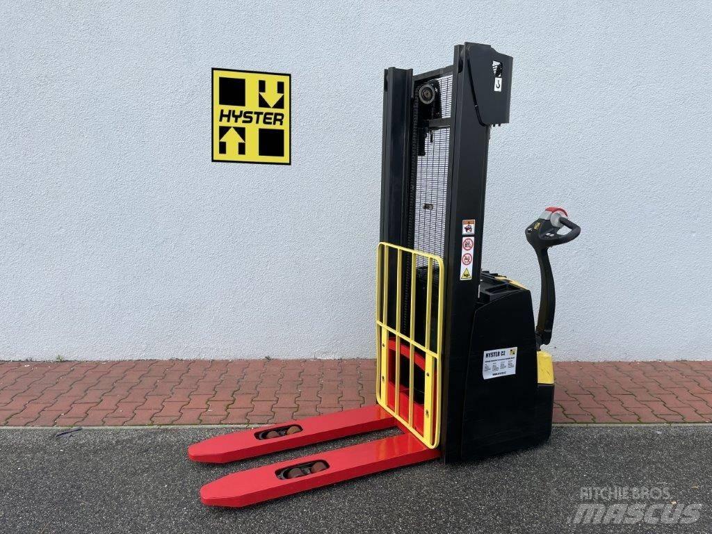 Hyster S 1.2 معدات التكديس الجوالة