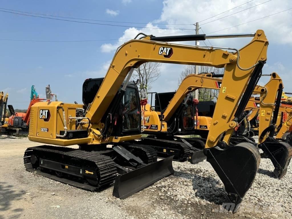 CAT 307 E2 حفارات زحافة