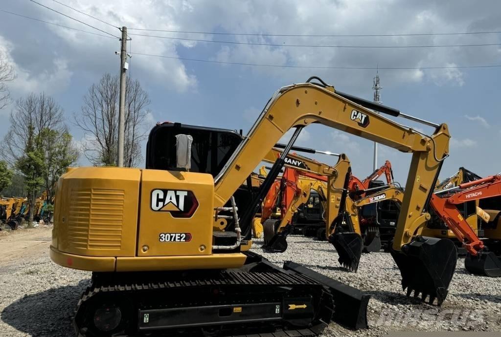 CAT 307 E2 حفارات زحافة