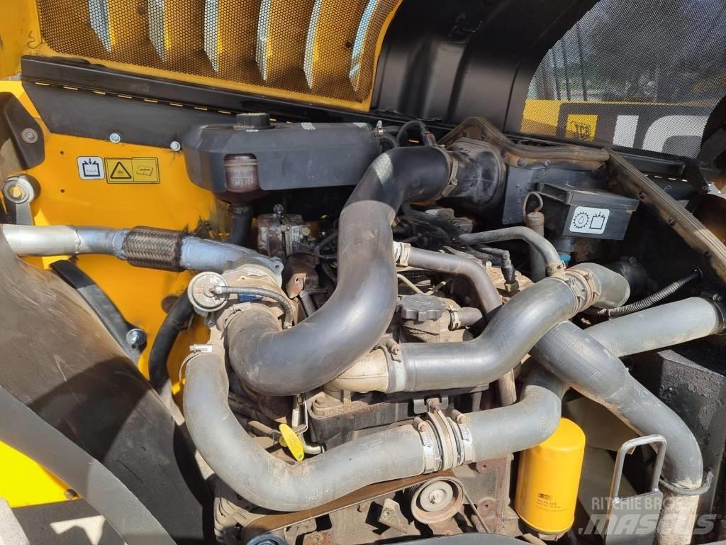 JCB 531-70 مناولات متداخلة