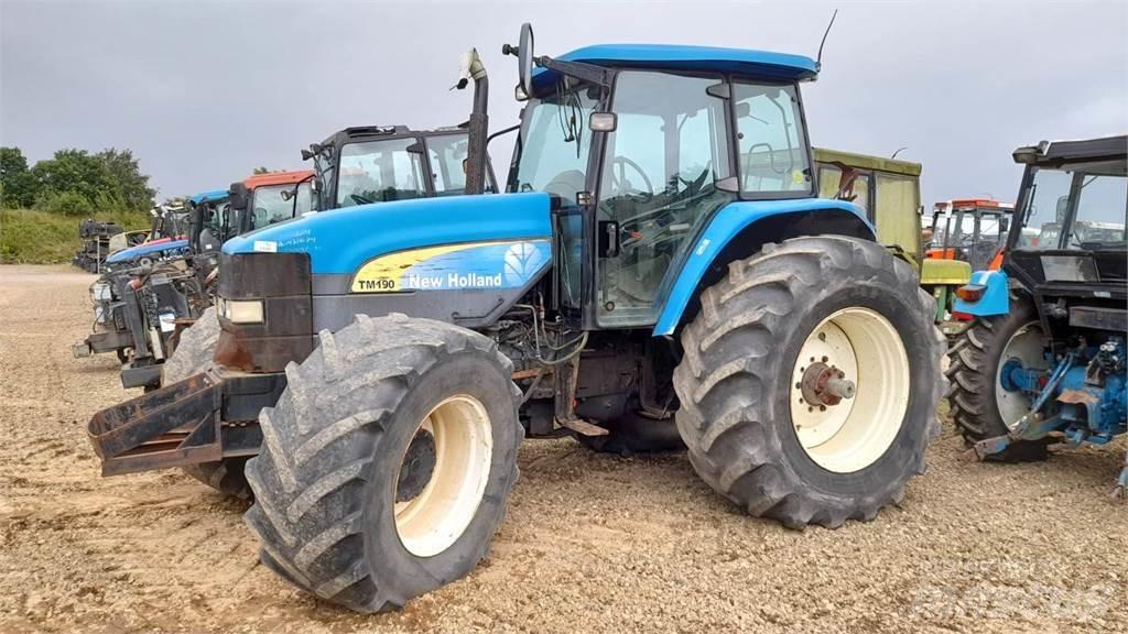 New Holland TM190 الجرارات