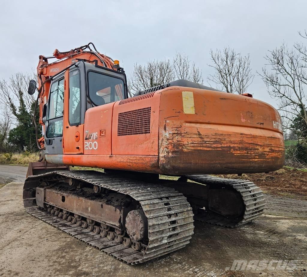Hitachi ZX 200 LC حفارات زحافة