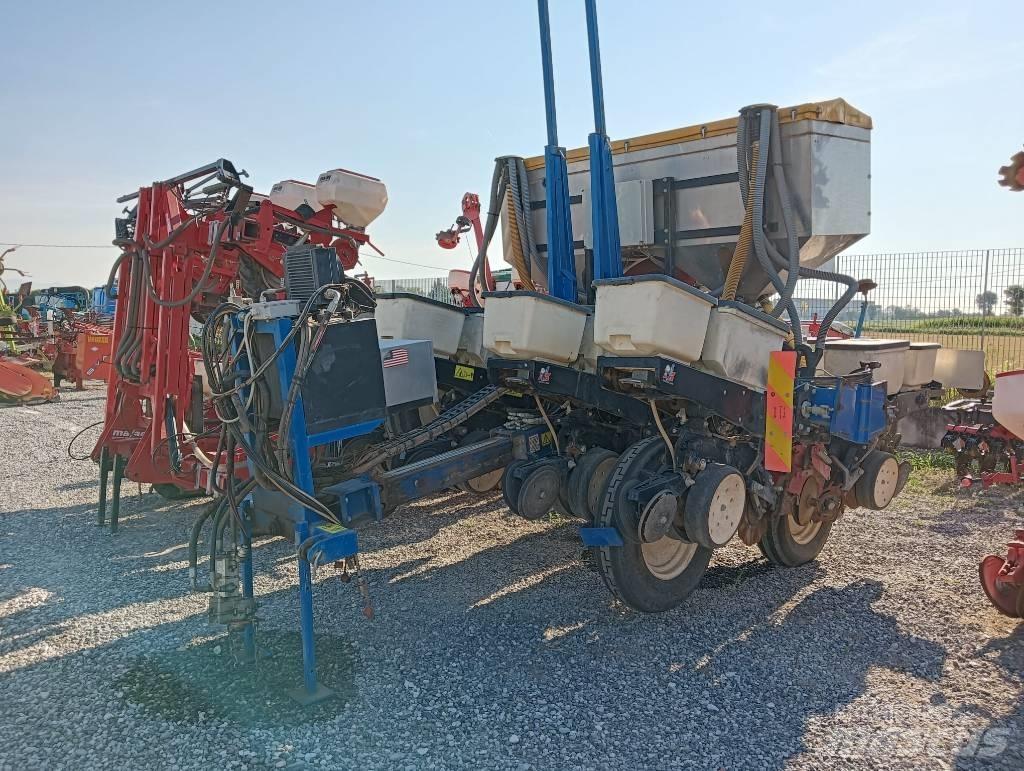 Kinze 3000 معدات بذر