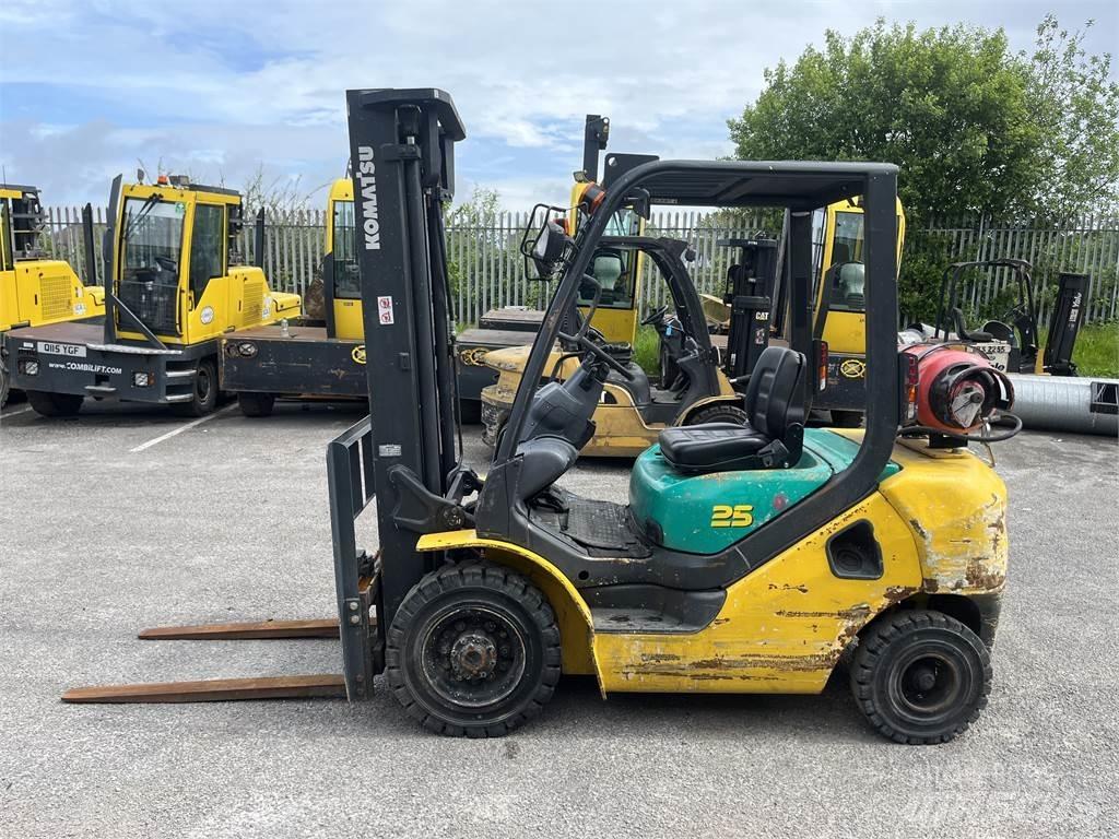 Komatsu FG25HT-16R شاحنات LPG