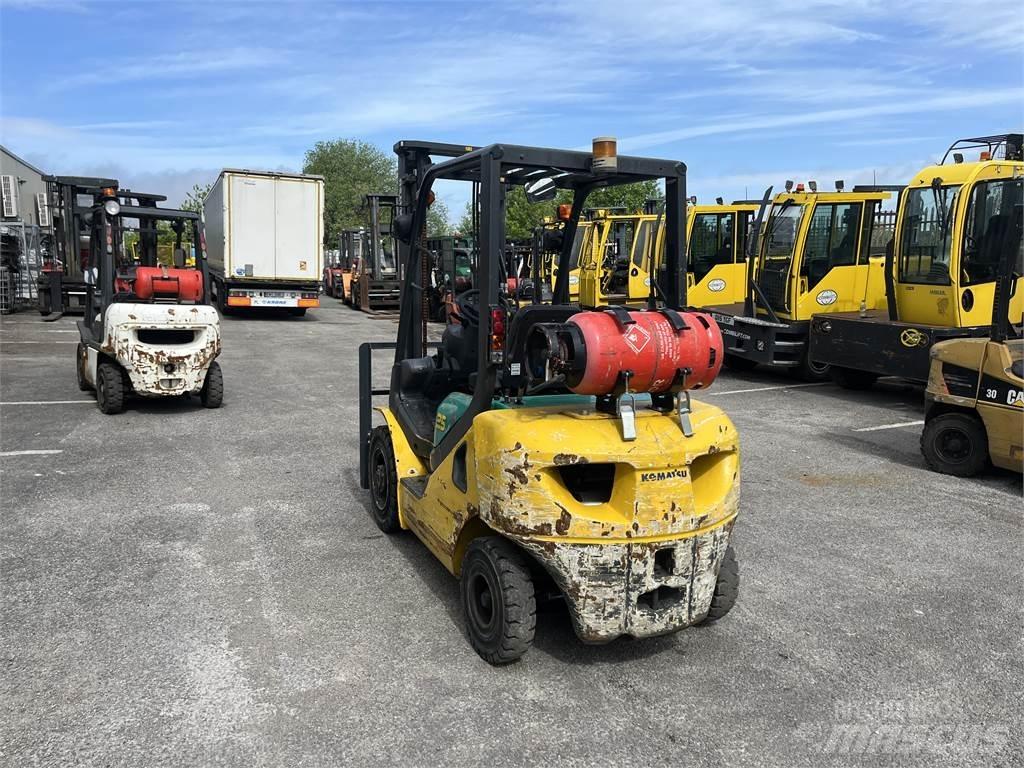 Komatsu FG25HT-16R شاحنات LPG