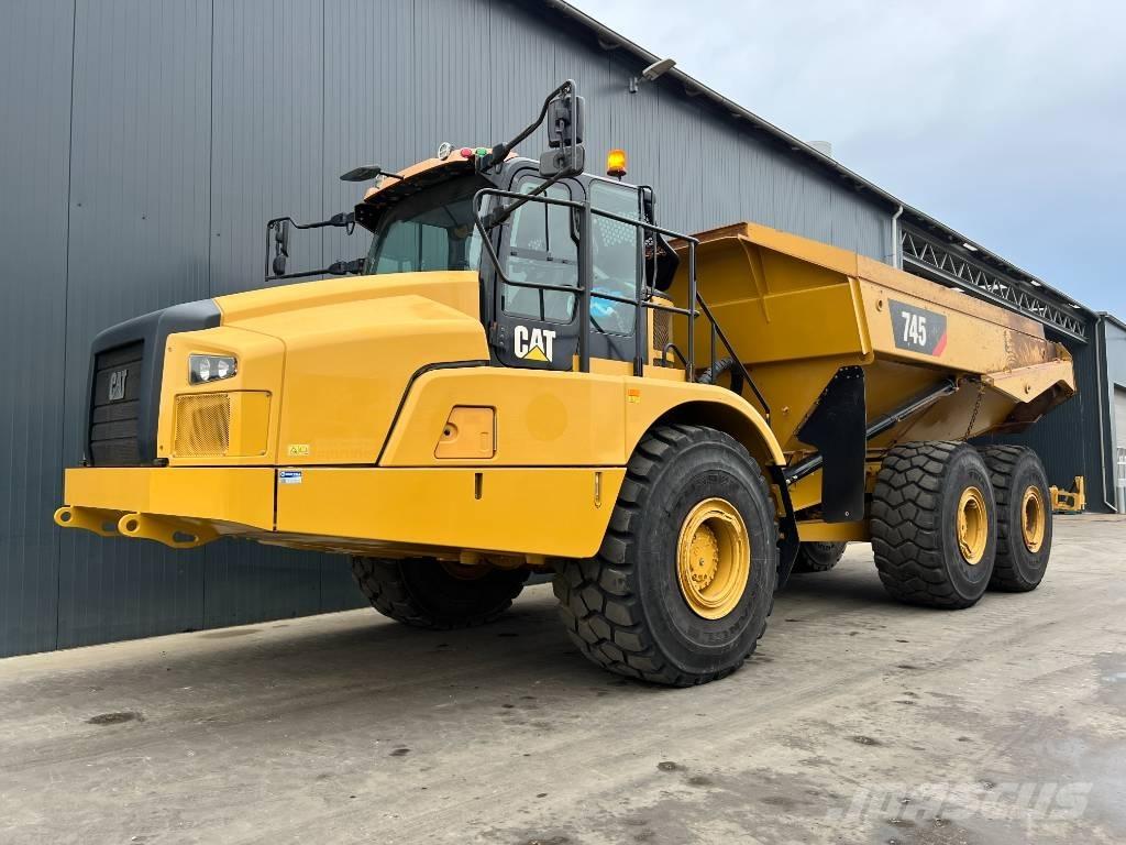 CAT 745 ساحبات مفصلية