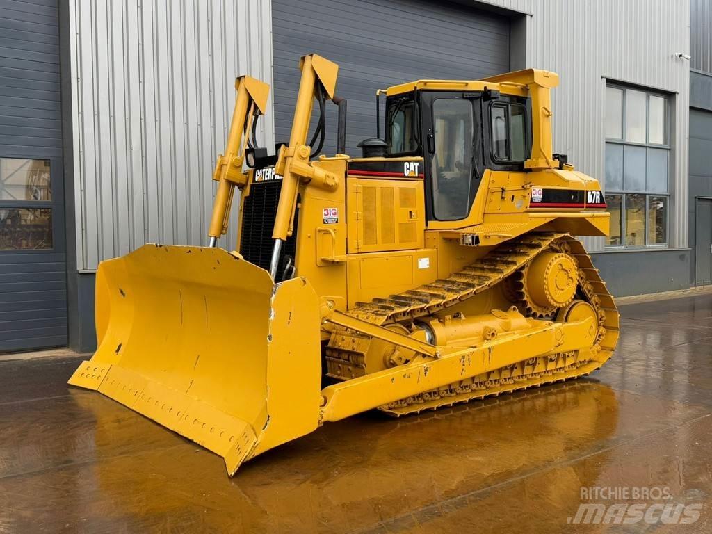 CAT D7R بلدوزرات مجنزرة