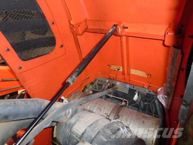 Kubota L 6060 HST الجرارات