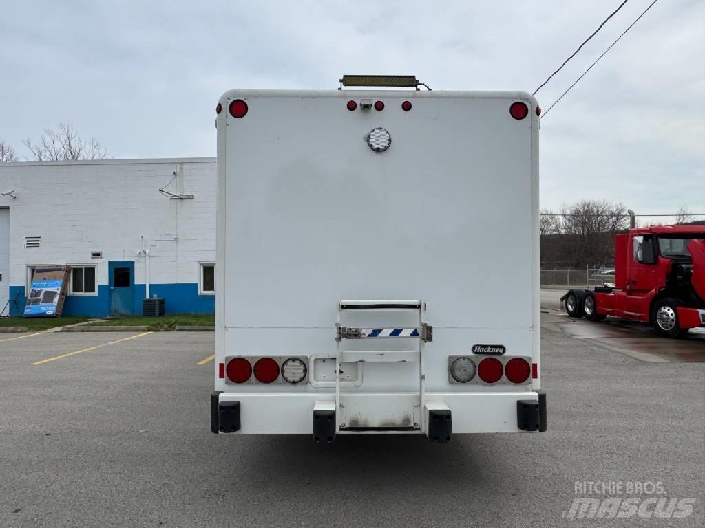 Freightliner M2 شاحنات نقل المشروبات