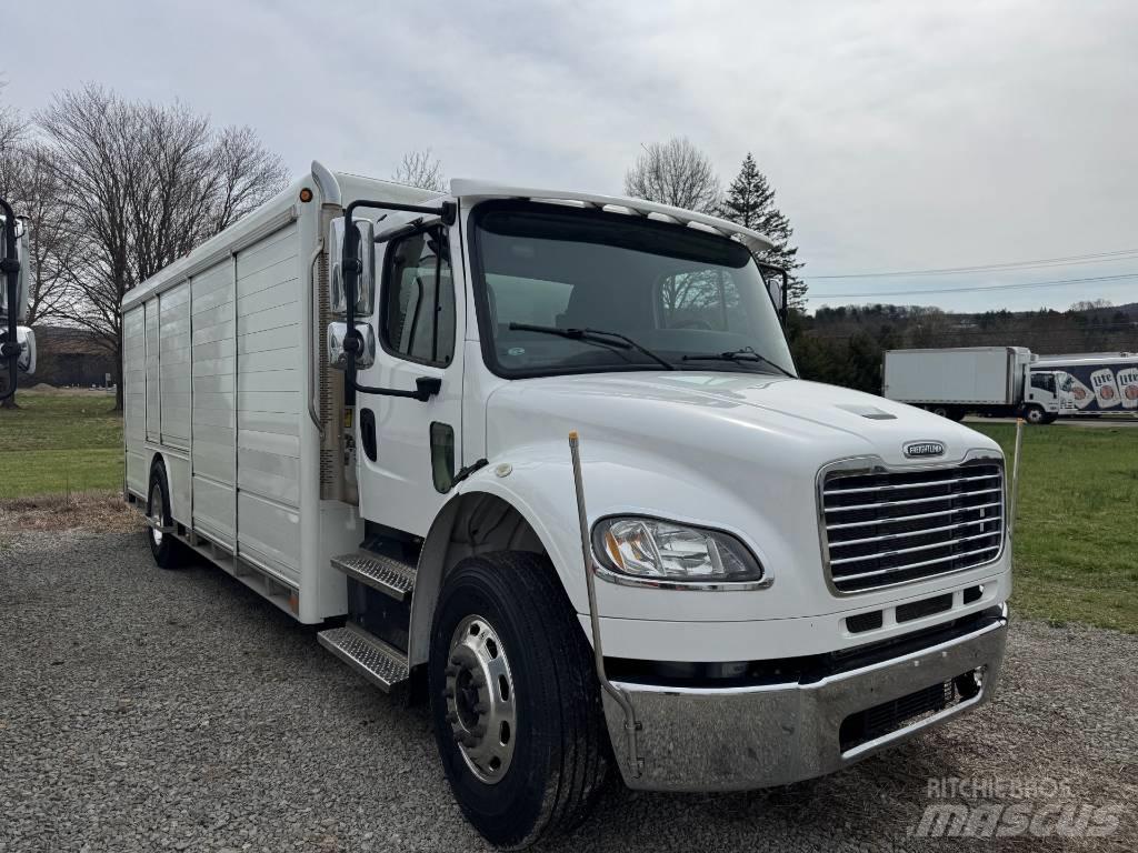 Freightliner M2 شاحنات نقل المشروبات