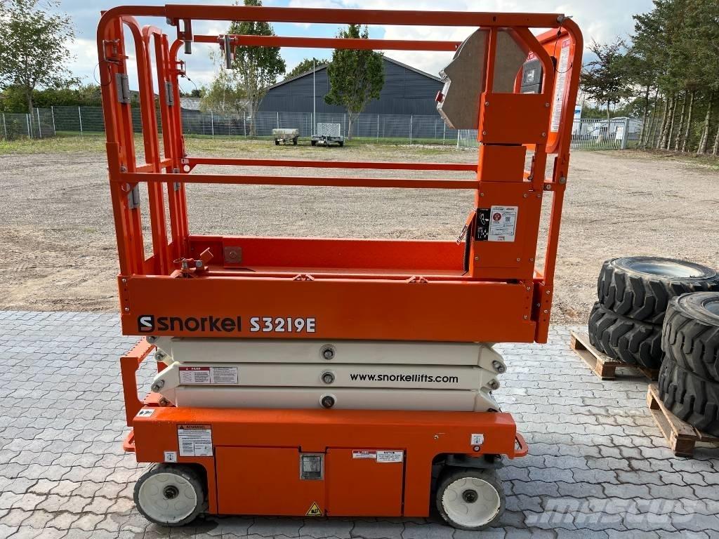 Snorkel S 3219 E رافعات مقصية الشكل