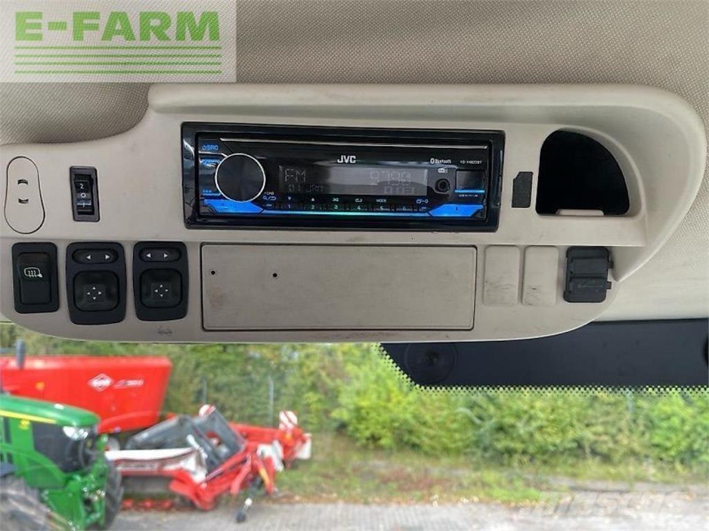 John Deere 6130 r الجرارات