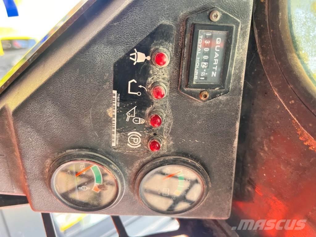 Bobcat S70 لوادر انزلاقية التوجيه