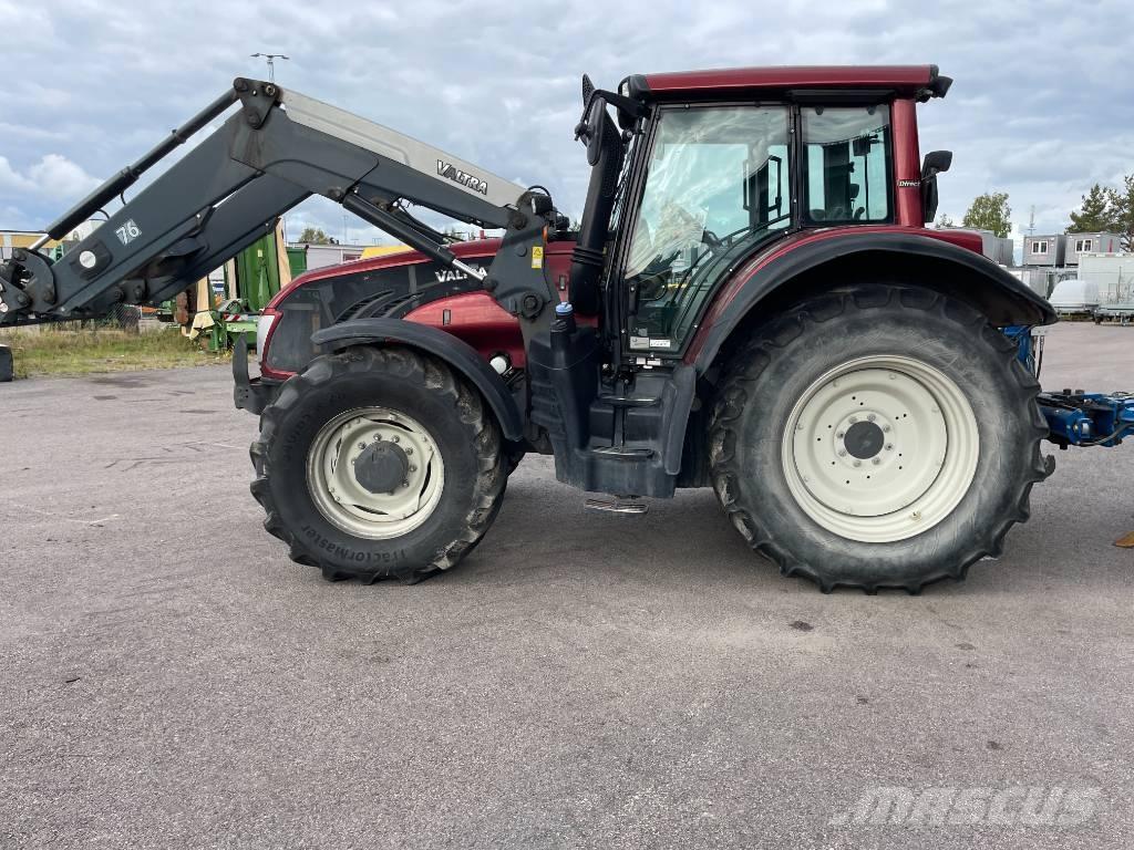Valtra T 203 الجرارات