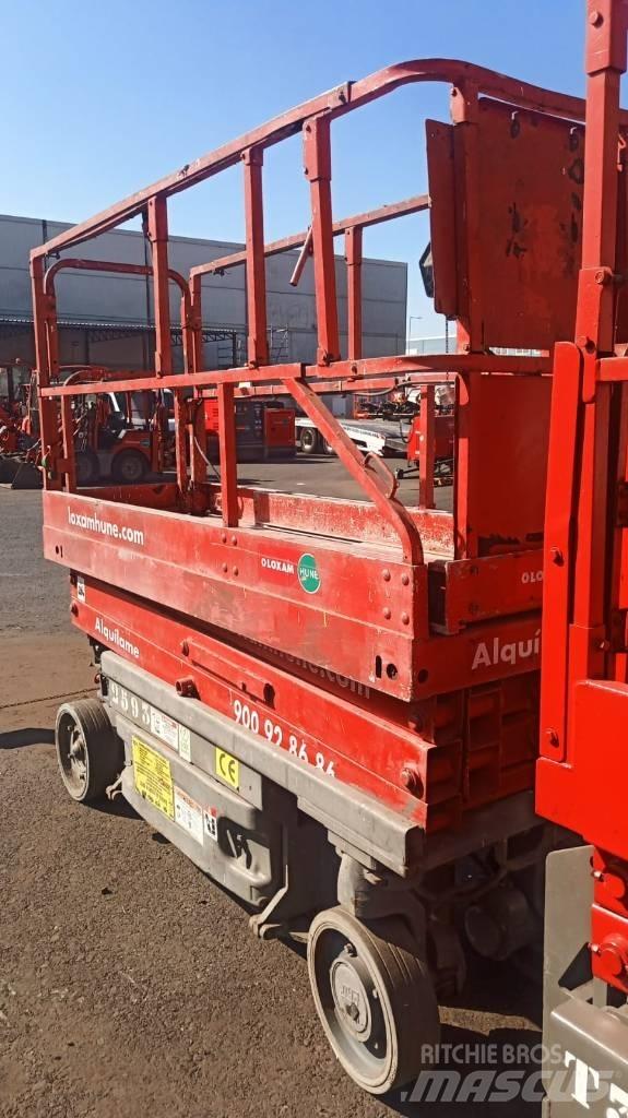 JLG 2030 ES رافعات مقصية الشكل