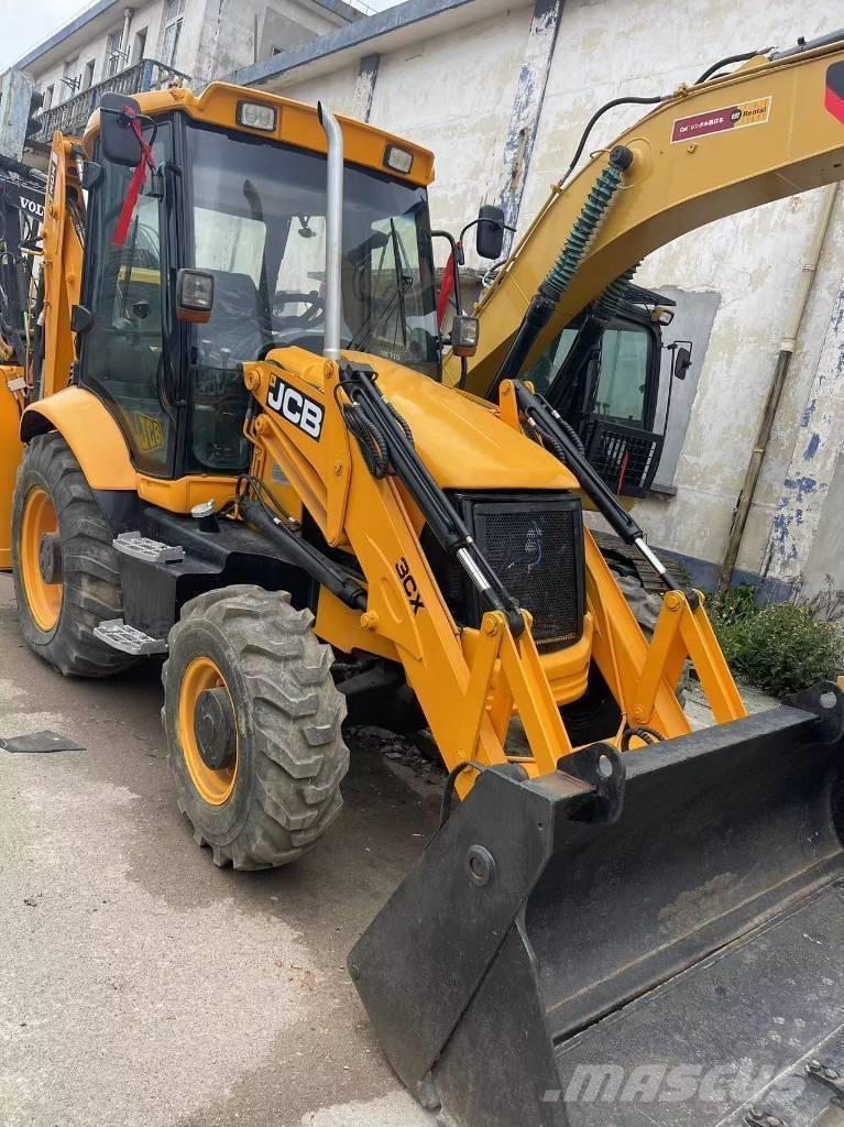 JCB 3CX لوادر ذات جرافات عكسية