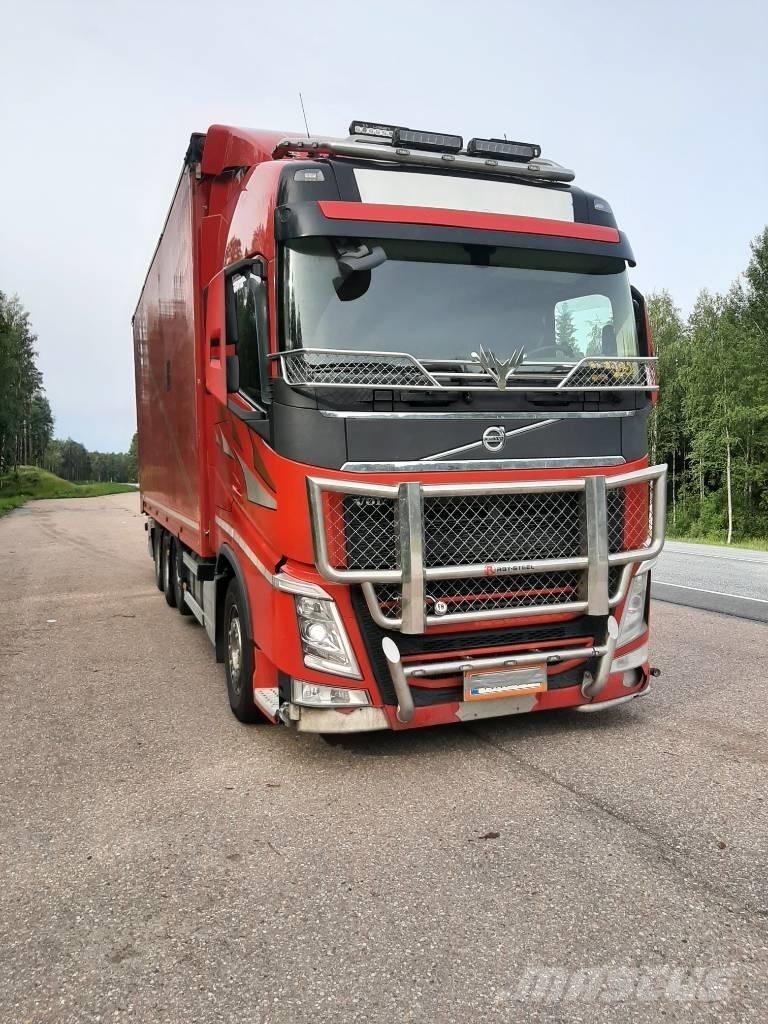 Volvo FH 13 شاحنات نقل ألواح الخشب