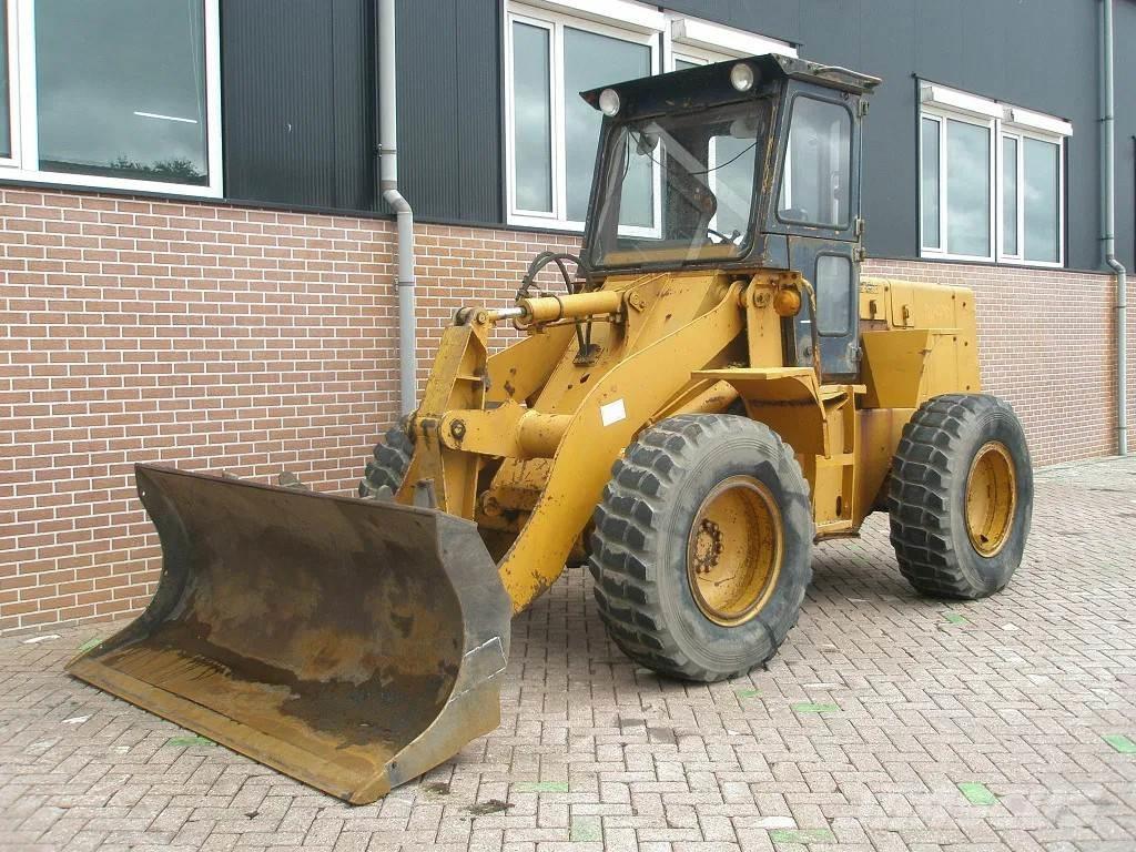 Komatsu W40-2 لوادر بعجل