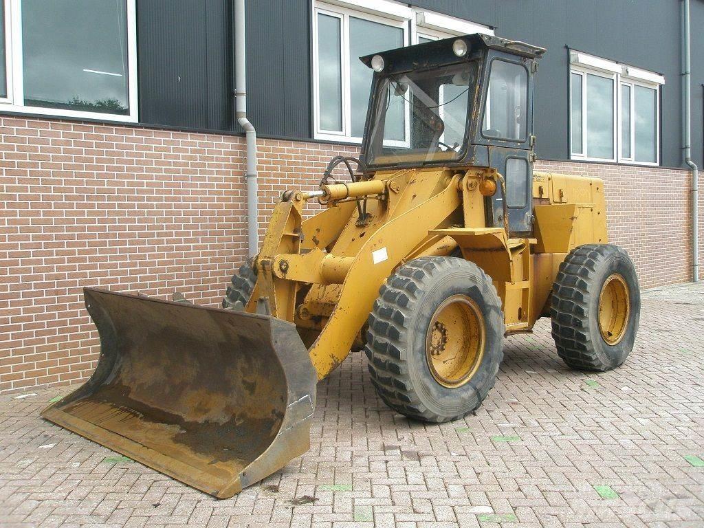 Komatsu W40-2 لوادر بعجل