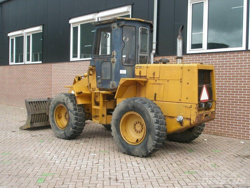 Komatsu W40-2 لوادر بعجل