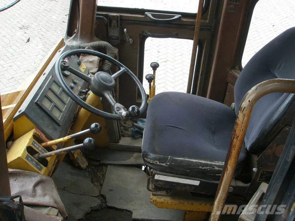 Komatsu W40-2 لوادر بعجل