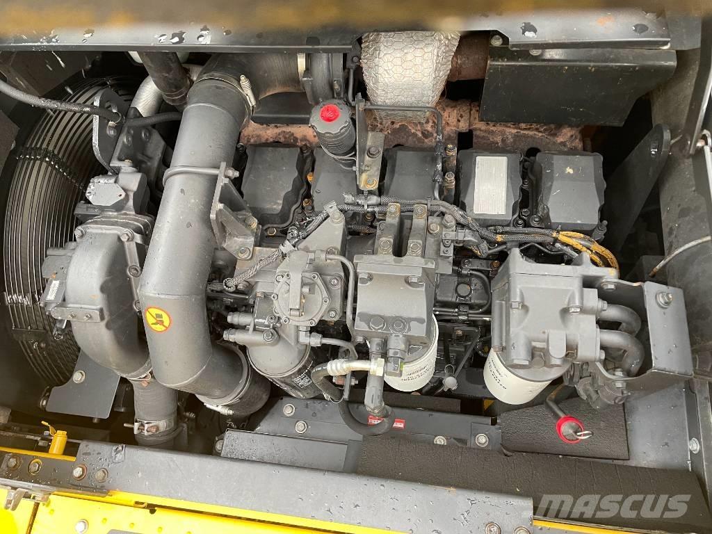 Komatsu PC 400-8 حفارات زحافة