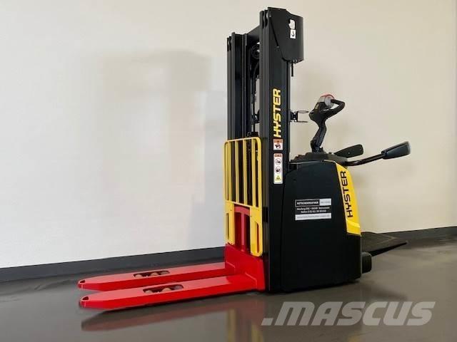 Hyster S1.2S معدات التكديس الجوالة