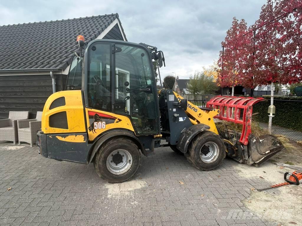 Mustang AL 506 Cab لوادر متعددة الأغراض