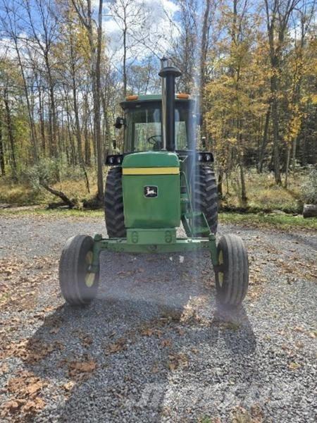 John Deere 4430 الجرارات