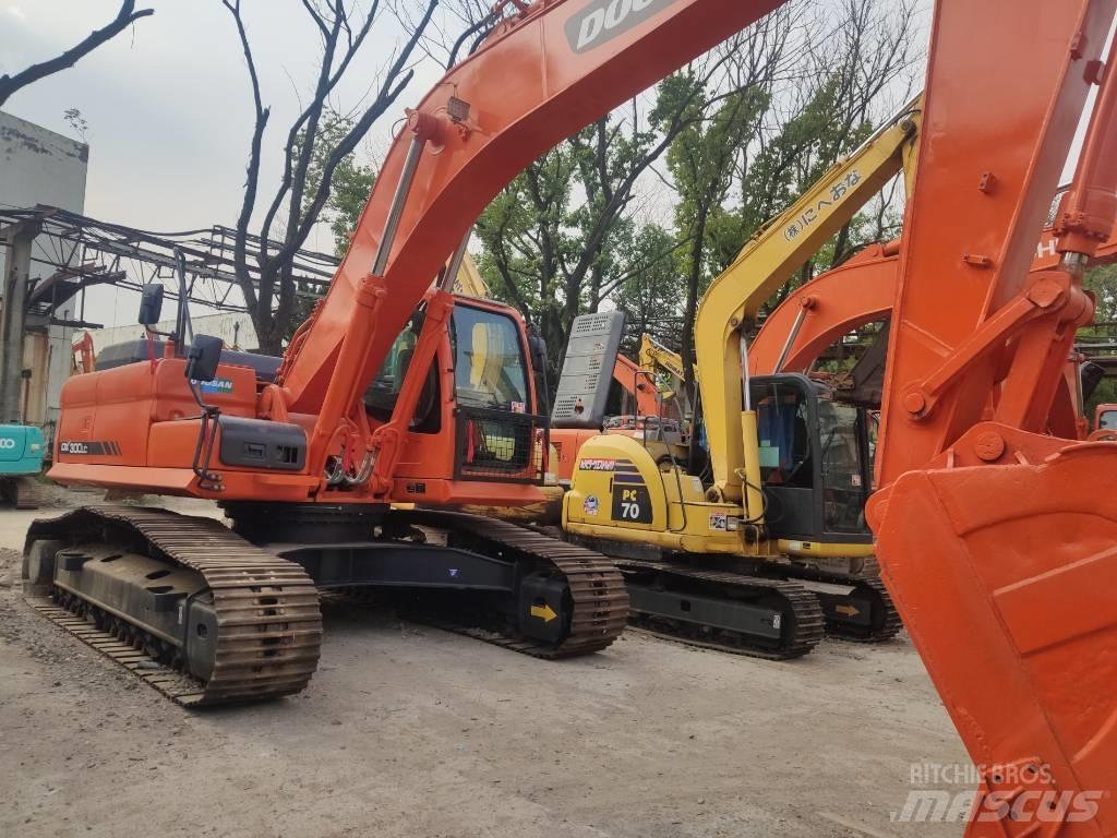Doosan DX 300 حفارات زحافة