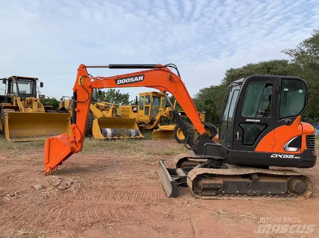 Doosan DX 55 حفارات صغيرة أقل من 7 طن (حفارات صغيرة)