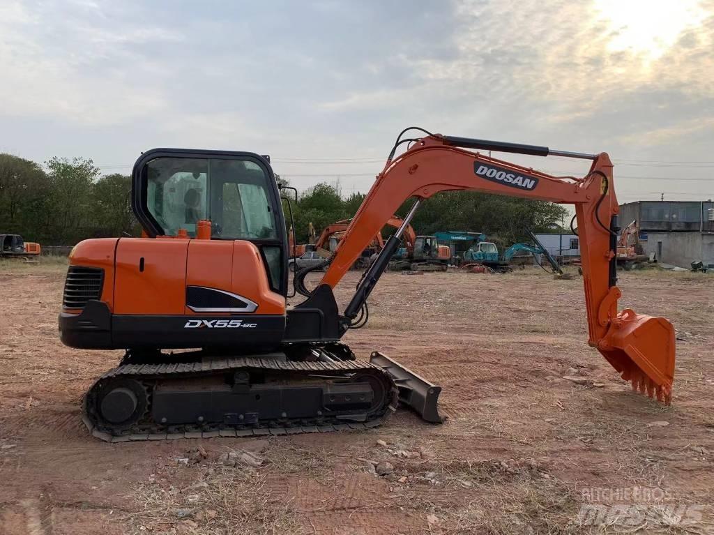 Doosan DX 55 حفارات صغيرة أقل من 7 طن (حفارات صغيرة)