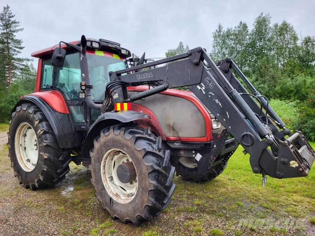 Valtra T 170 الجرارات