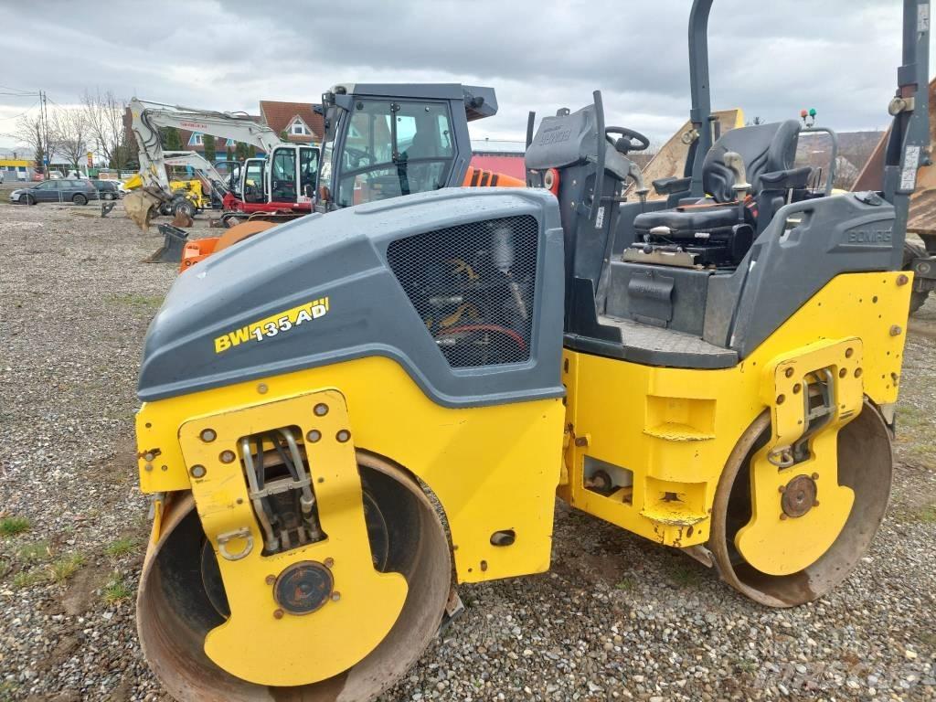 Bomag BW 135 AD-5 مداحل ثنائية الاسطوانة