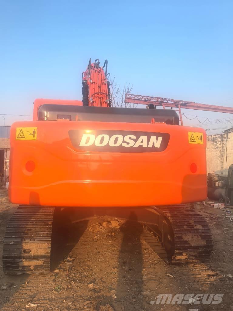 Doosan DX225 حفارات زحافة